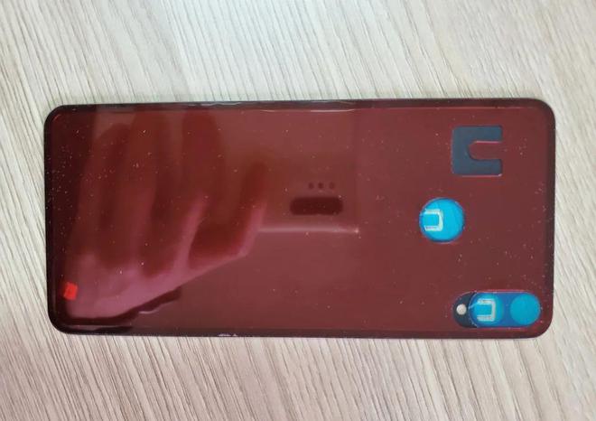 凯发K8一触即发手机零件优马手机配件批发案值破亿！某电商平台商户大量销售假冒国产